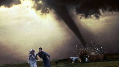 Tornado bir neçə nəfərin ölümünə səbəb oldu 