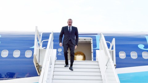 Prezident Serbiyada SƏFƏRDƏDİR