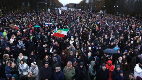 Berlində və Brüsseldə antisemitizmə qarşı mitinq KEÇİRİLİB