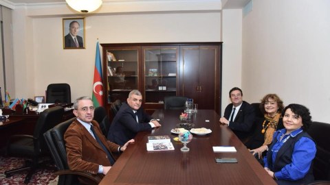 Komitə sədri görkəmli rumın şairəsi ilə görüşüb
