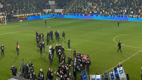 Türkiyə çempionatında hakim DÖYÜLDÜ