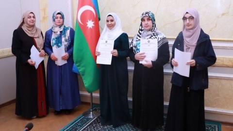 30 nəfər qadın dini ayinlərin icraçısı təyinatı alıb - Komitə sədri