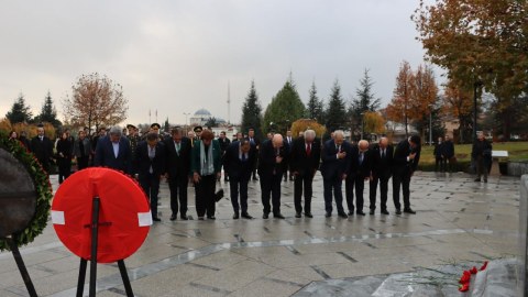 Deputatlar Türkiyədə Heydər Əliyevin abidəsini ziyarət etdilər - FOTO