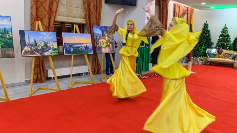 Litvada azərbaycanlı rəssamın sərgisi təşkil edilib - FOTO