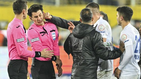 Hakimi döyən klub prezidenti istefa verdi 