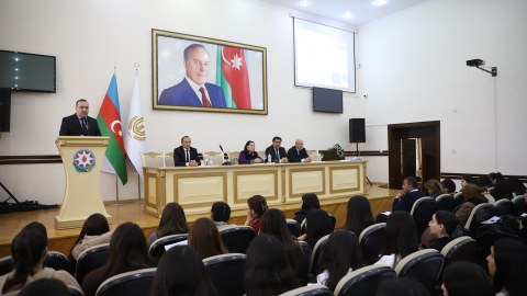 Tələbələr dövlət qulluğuna qəbulla bağlı məlumatlandırıldı - FOTO