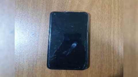 Qadın həbsdə olan ərinə telefon keçirmək istədi