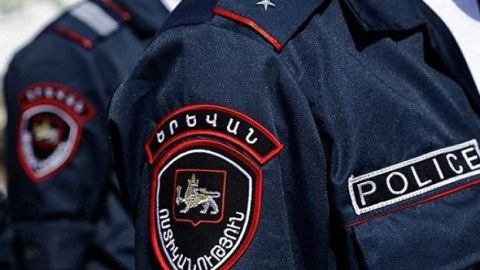 Ermənistanda polis zabiti özünü güllələdi