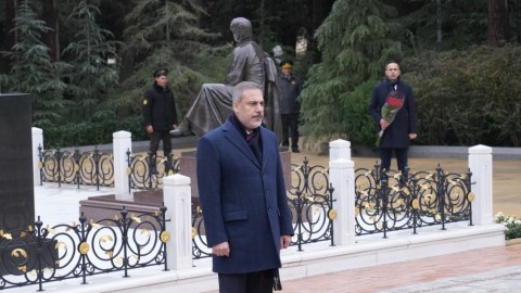 Hakan Fidan Ulu Öndərin məzarını ziyarət edib - FOTO