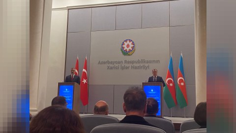 Hakan Fidan Ceyhun Bayramovla mətbuat konfransı keçirir