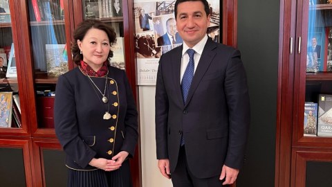 Hikmət Hacıyev Türk Mədəniyyəti və İrsi Fondunun prezidenti ilə görüşdü