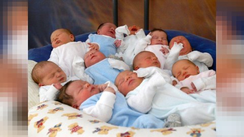 8 ayda 2854 əkiz, 123 üçəm, 4 dördəm doğulub