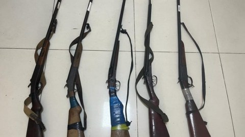 Polis qanunsuz silahları ələ keçirdi