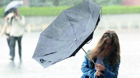 Küləkli, yağıntılı hava şəraiti davam edir - FAKTİKİ HAVA