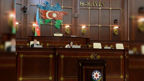 Milli Məclisdə 27 məsələ - Məhkəmə, hərbçilər və erkən nikah...