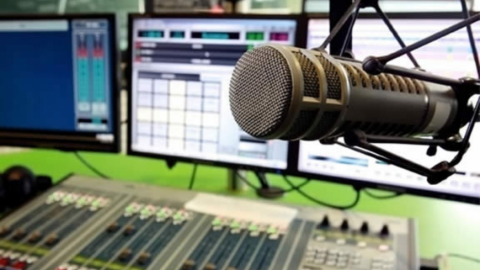 Şuradan iki radio ilə bağlı QƏRAR 