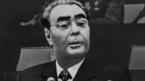 Brejnev fəxri vətəndaş titulundan məhrum edildi