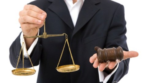 Vəkilllər öz vəzifələrini yerinə yetirməkdən bu halda imtina edə biləcək