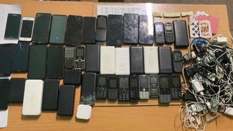 Ermənistanda hərbi hissələrdən 4 min smartfon yığılıb