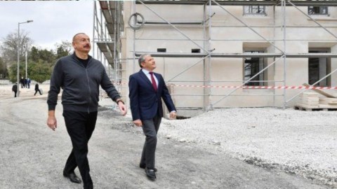 Prezident Aşağı Gövhər Ağa məscidində aparılan bərpa işləri ilə tanış oldu