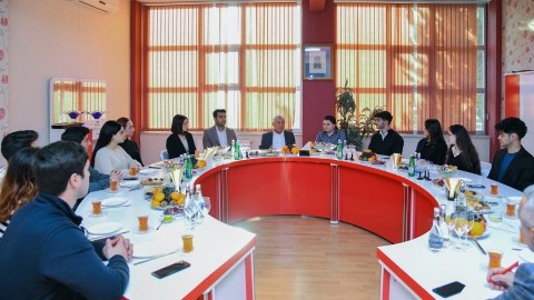 Rektor universitetin fəal tələbələri ilə görüşdü - FOTO