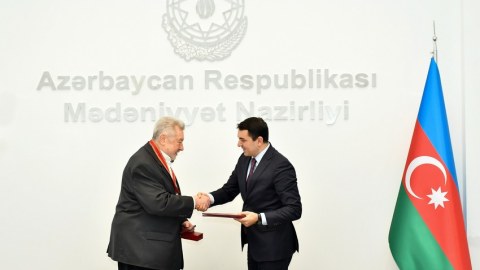 Qusmana "Şərəf" ordeni təqdim edildi