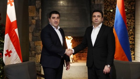Gürcü spiker İrəvanda erməni həmkarı ilə nələri müzakirə edib?