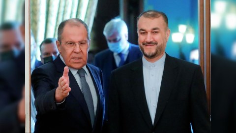 Lavrov iranlı həmkarı ilə müzakirə apardı