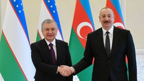 Şavkat Mirziyoyev İlham Əliyevi təbrik etdi