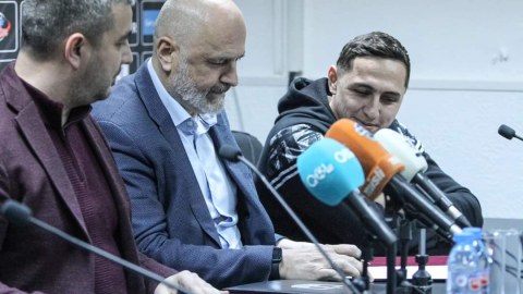 "Neftçi"nin yeni baş məşqçisi məlum oldu - FOTOLAR