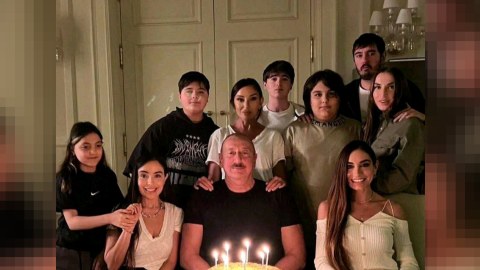 Prezident doğum günündə ailəsi ilə - FOTO