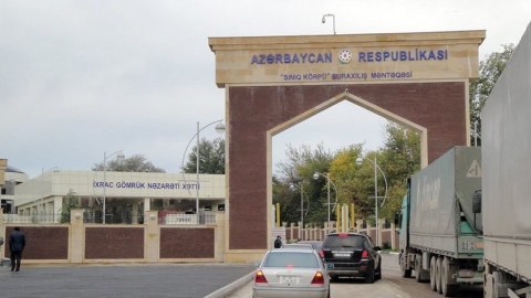 “Qırmızı Körpü”də minə yaxın maşın gözləyir