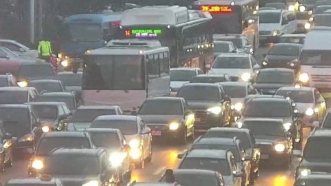Bakının 12 yolunda sıxlıq var - SİYAHI