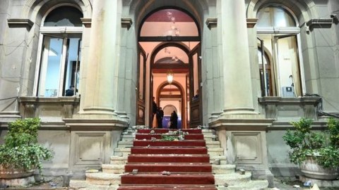 Serbiya parlamenti iğtişaşlardan sonra - FOTO