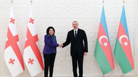 Zurabişvili də İlham Əliyevi TƏBRİK ETDİ