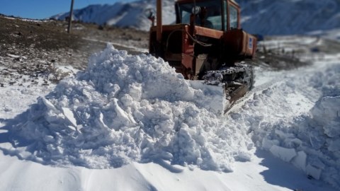 Quba-Xınalıq yolu qardan təmizləndi - FOTO
