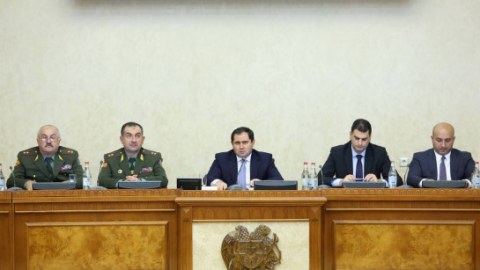 Ermənistan Müdafiə Nazirliyində döyüş hazırlığı müzakirə olundu