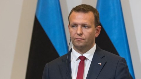 Estoniya ukraynalı kişiləri ölkələrinə göndərəcək?