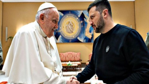 Zelenski Papa ilə “sülh formulu”nu müzakirə etdi