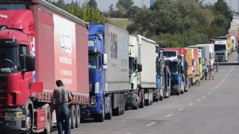 “Qırmızı Körpü” gömrük postunda 230 yük maşını növbə gözləyir