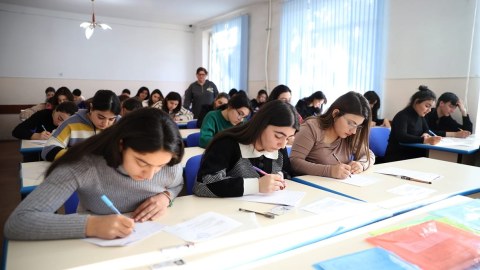 Gəncə Dövlət Universitetində im­tahan sessiyası - FOTO