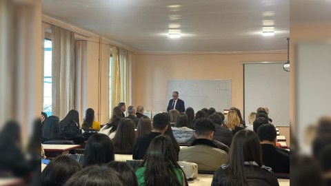 Professor GDU-da ustad dərsi keçdi - FOTO