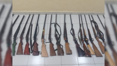 Daha 3 nəfər ov tüfəngini polis təhvil verdi