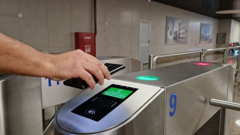 2024-cü ildə bank kartı ilə metrodan keçid mümkün ola bilər