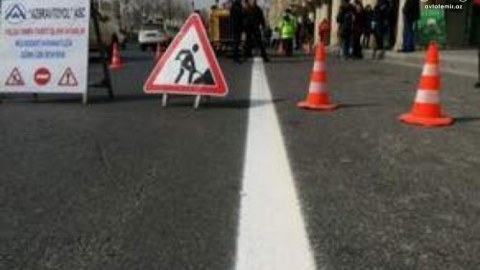 Bu küçədə maşınların hərəkətinə məhdudiyyət qoyuldu