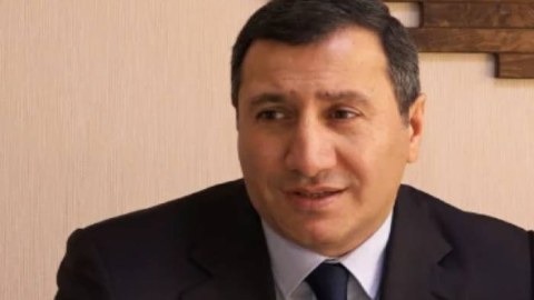 Ermənistanda partiya sədri SAXLANILDI