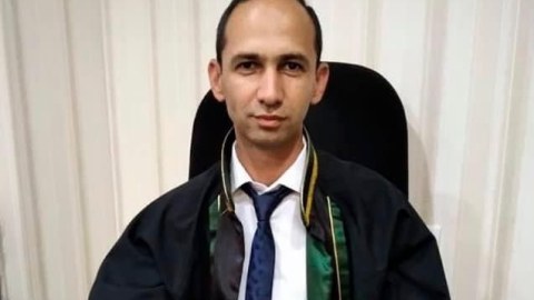 Özünü yandıran vəkilin dostu danışdı: 10 min manat...