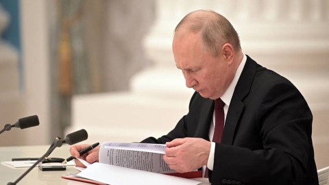 Putinin imzaladığı fərmanların 50%-i məxfi olub 