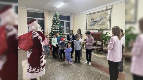 Moldova azərbaycanlıları uşaqları hədiyyələrlə sevindirdi - FOTO