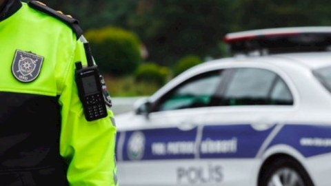 Yol polisindən səfərdə olan sürücülərə çağırış